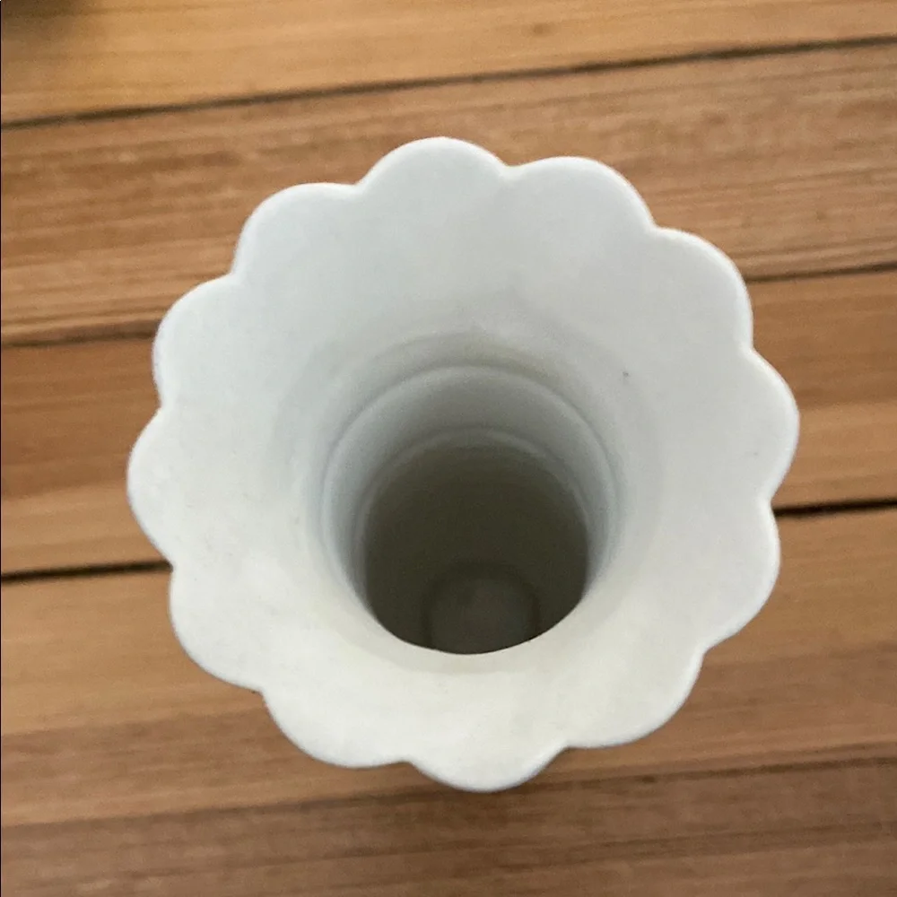 Elegant White and Pink‎ Floral Vase